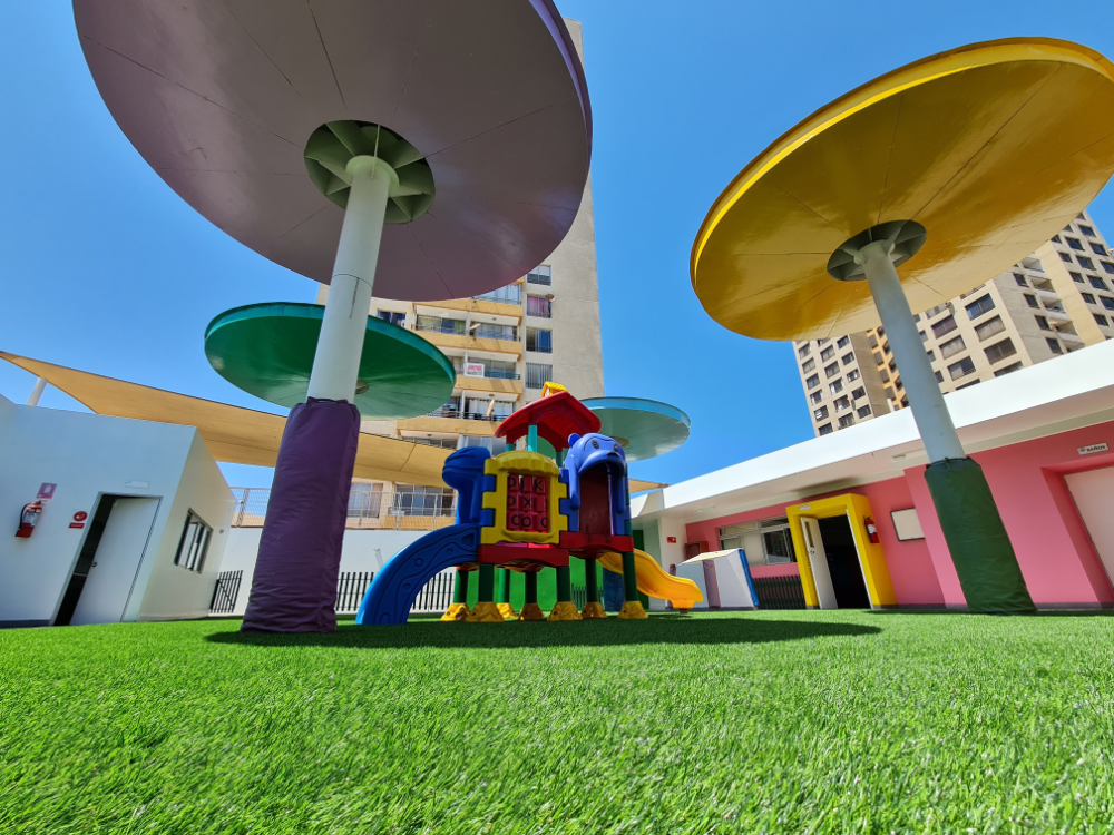 Sala de pre-kínder en Iquique con material didáctico, rincón de lectura y actividades guiadas